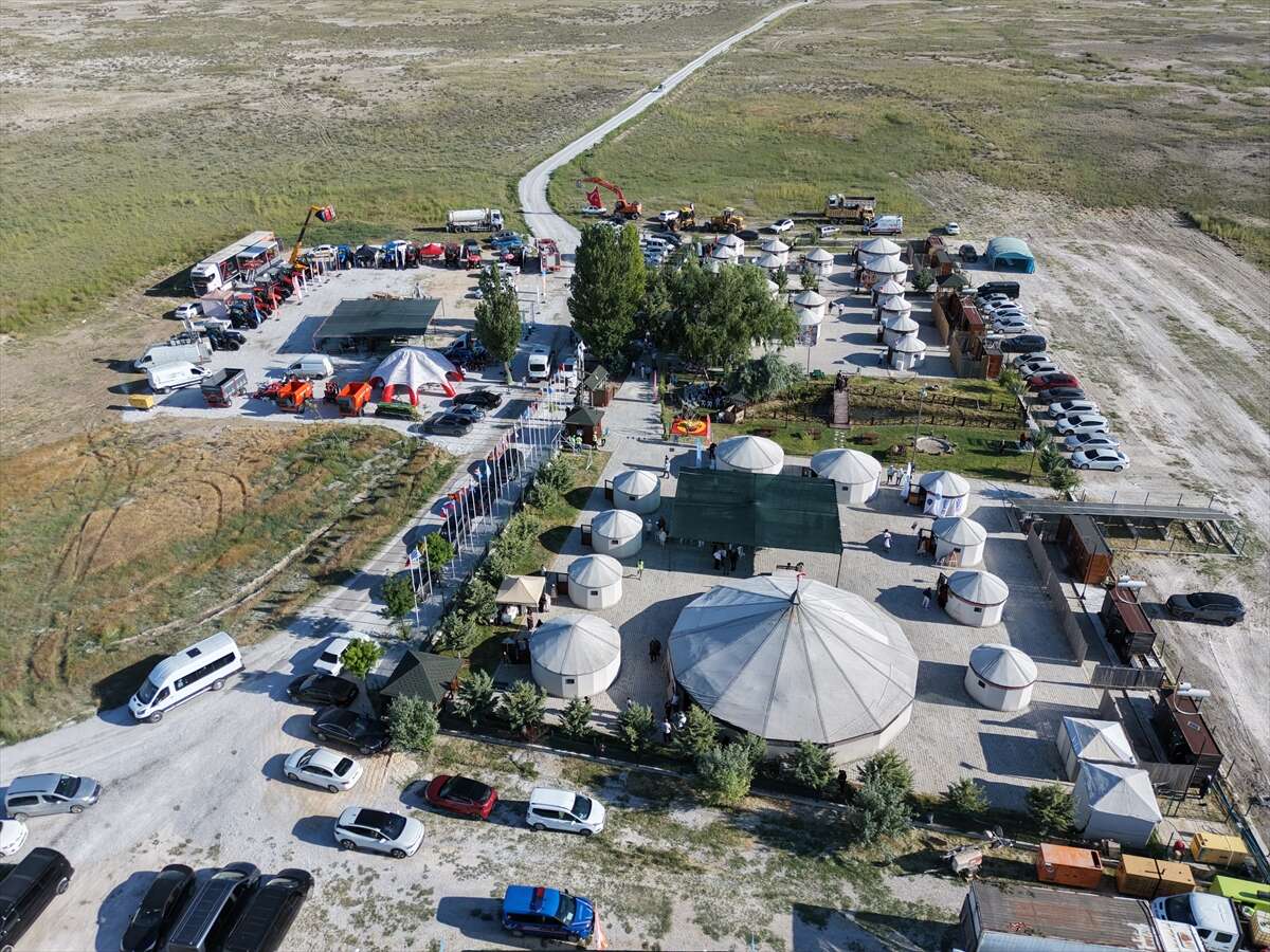 Dünyanın renkleri Tuz Gölü'nde buluştu! 25 ülke festival coşkusu yaşıyor 16